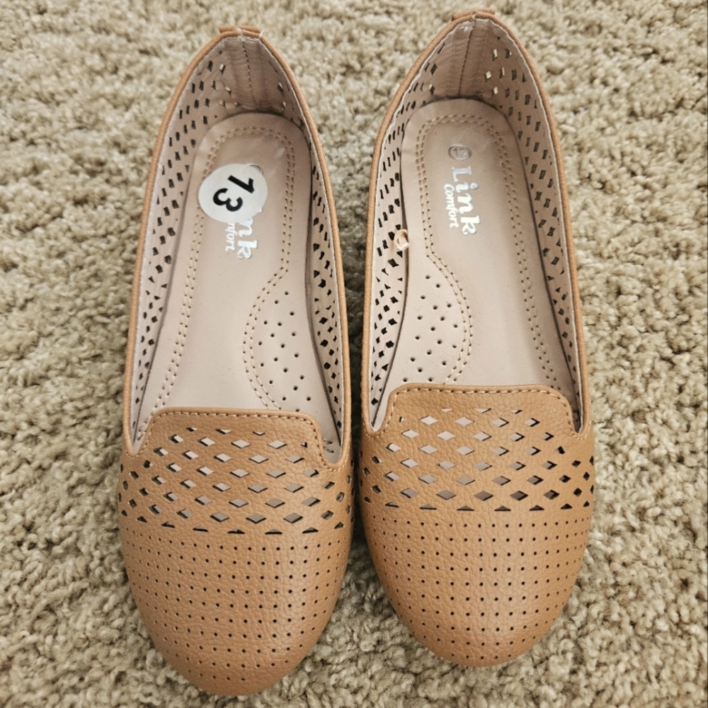 NWT Link little girl size 13 flats